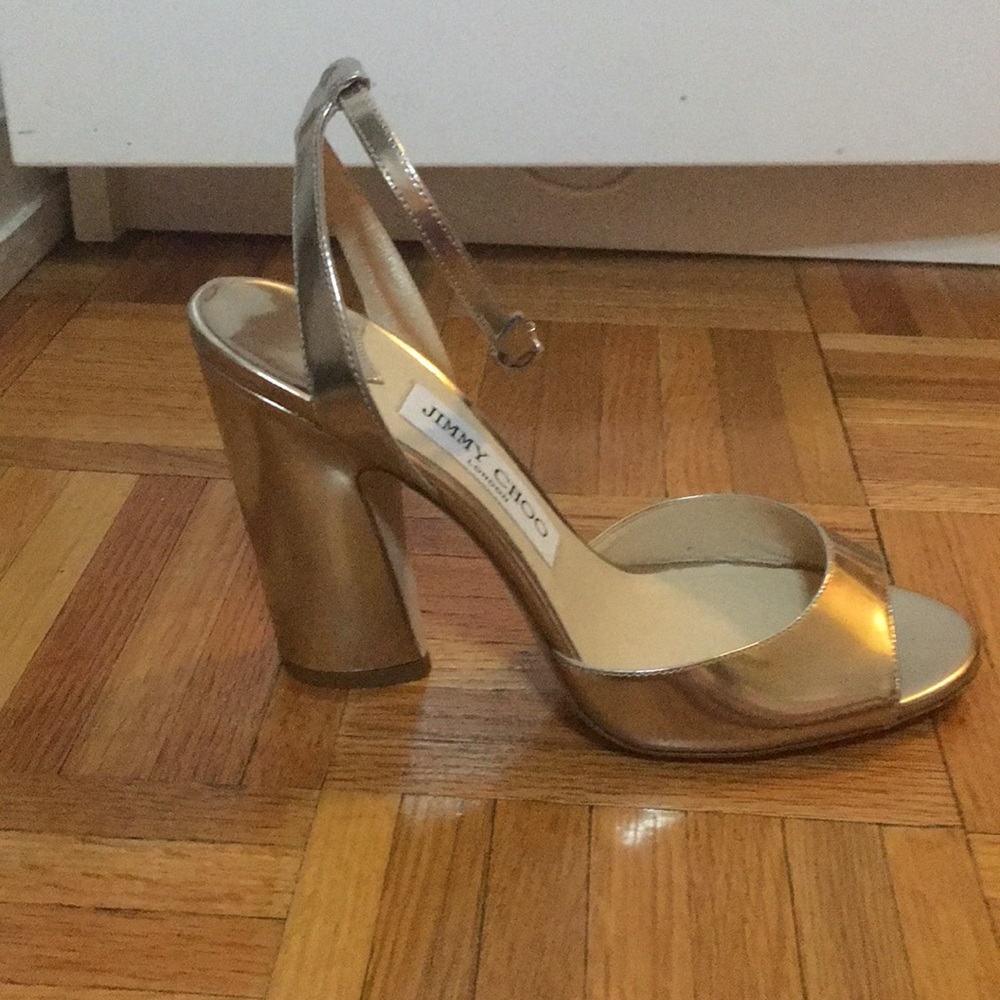 Super cute pair of silver Jimmy Choo heels!